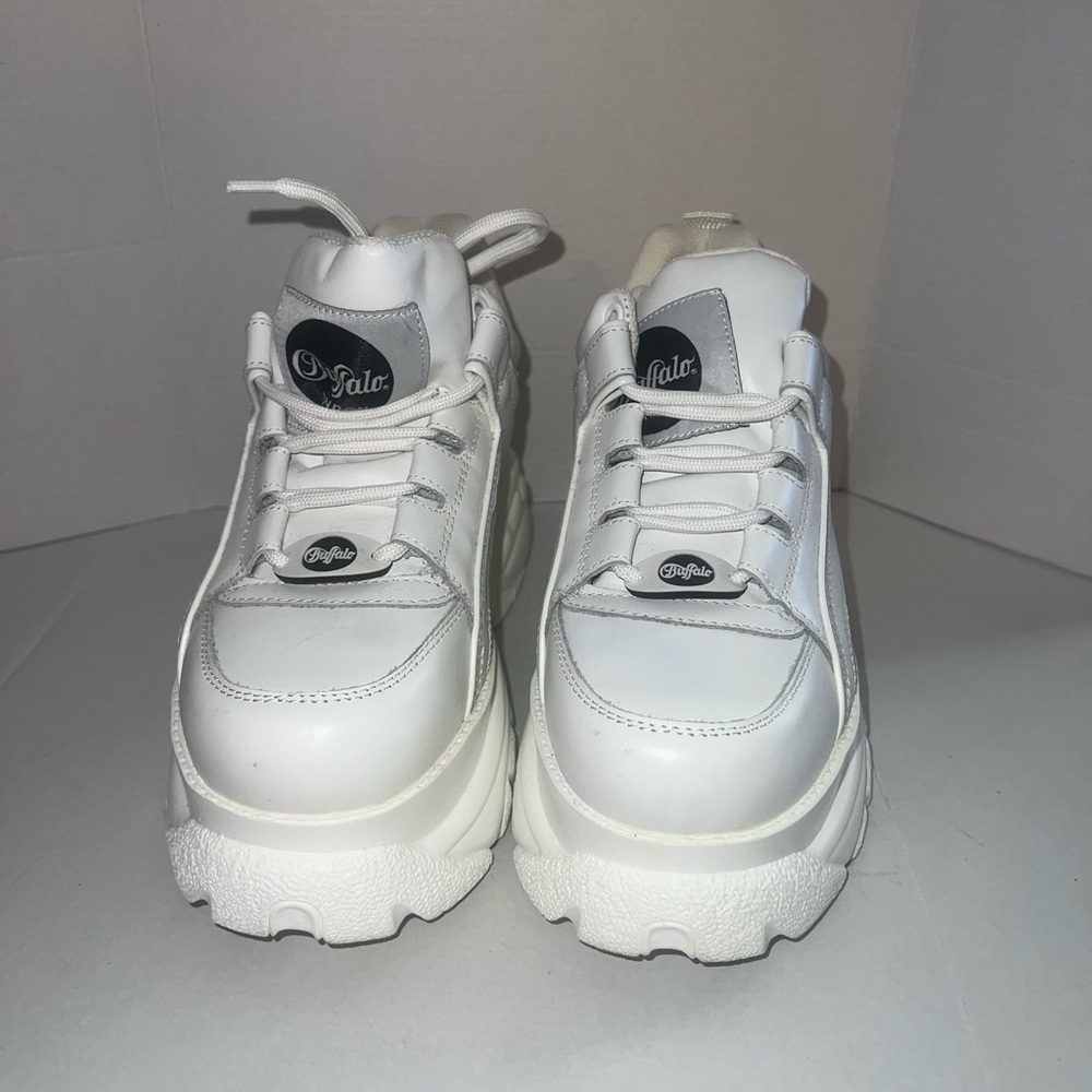 Buffalo London Chunky Pure Classic Low Platform Sneaker White Leather